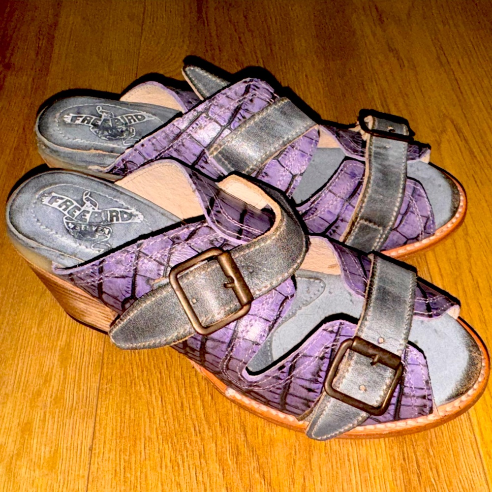 Size 9 sandals freebird